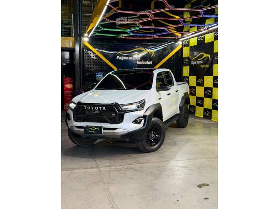 TOYOTA HILUX 2.8 D-4D TURBO DIESEL CD CONQUEST 4X4 AUTOMÁTICO TOYOTA HILUX 2.8 D-4D TURBO DIESEL CD CONQUEST 4X4 AUTOMÁTICO